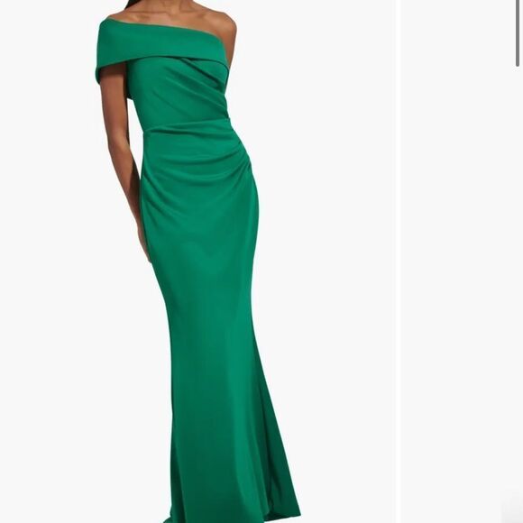 NWT Eliza J off shoulder gown - Picture 1 of 5